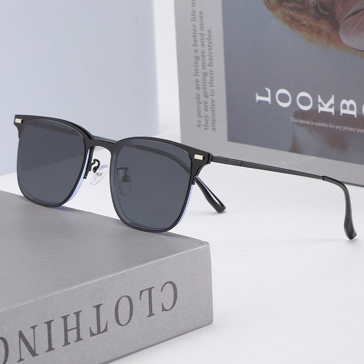 Women Trendy Square Sunglasses in Modern Design Kalsten