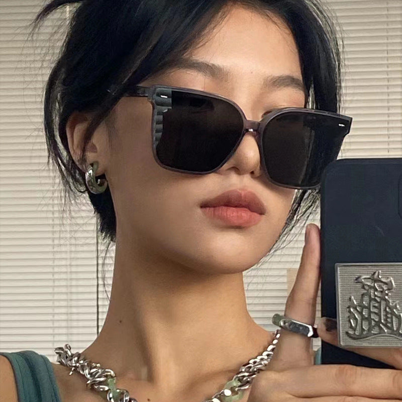 Women’s sunglasses in modern geometric design Kalsten