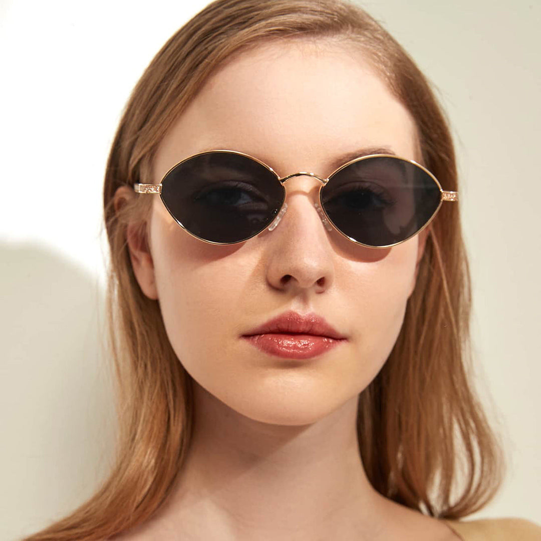 Women's fashionable round sunglasses with luxurious accents Kalsten