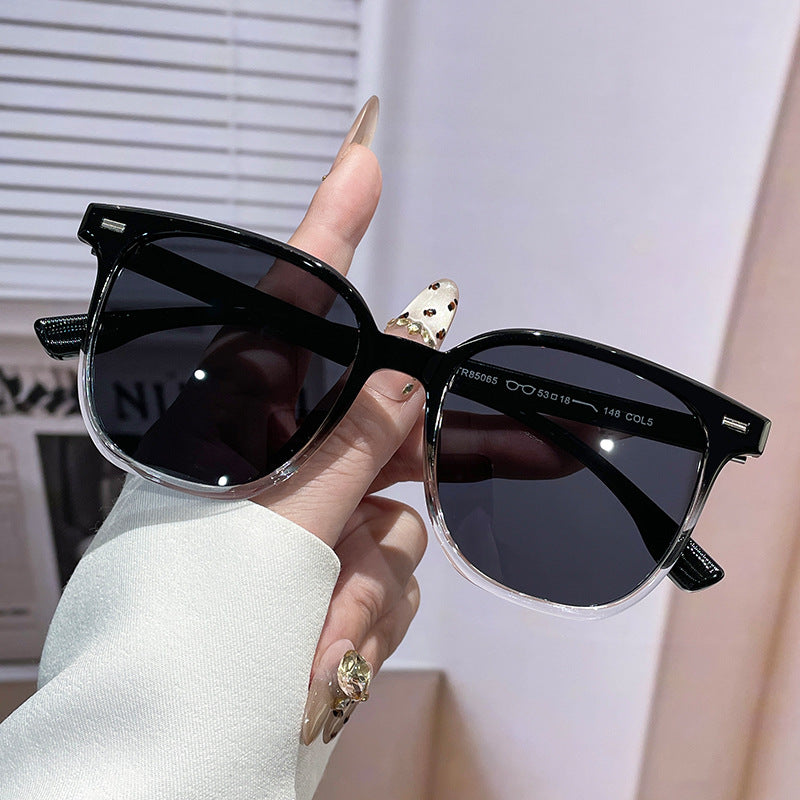 Women's fashionable sunglasses in minimalist design Kalsten