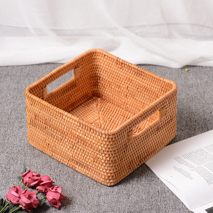 Women rectangular storage basket made of natural material Kalsten