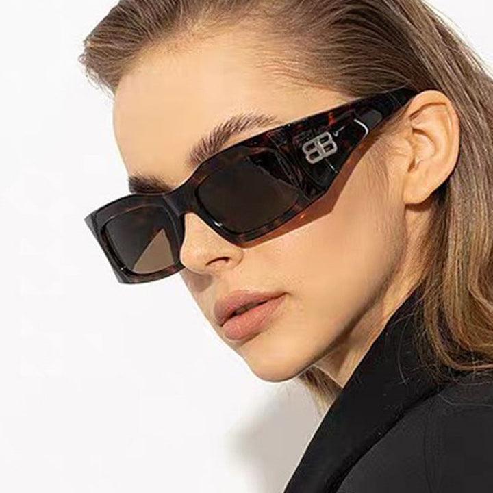 Women's fashionable sunglasses with angular frame and polarized lenses Kalsten