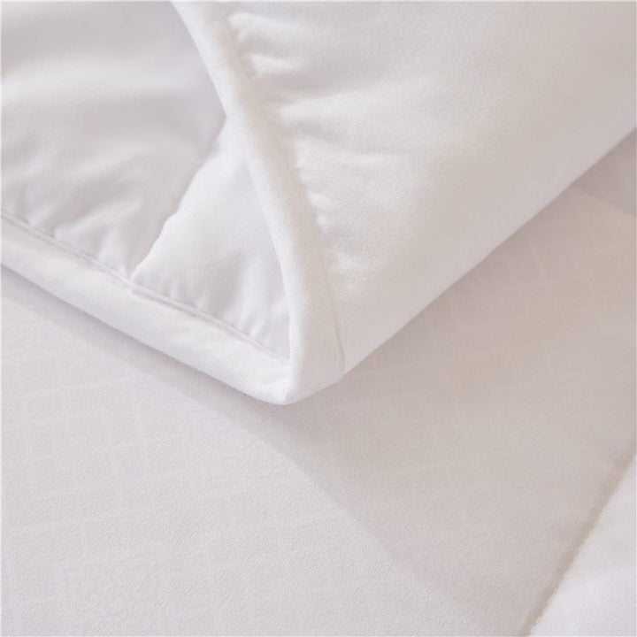 Ladies Allergy-Friendly Quilted Blanket with Breathable Microfiber Cover Kalsten