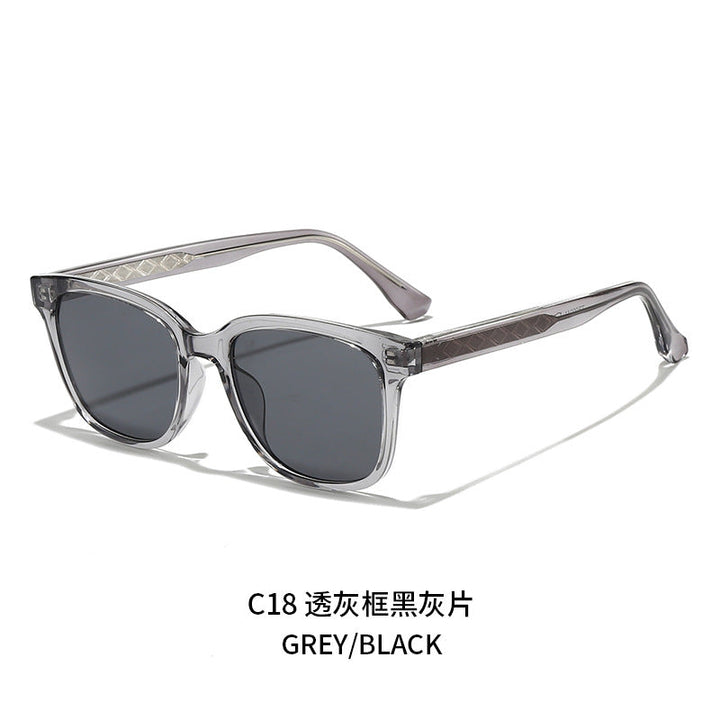 Women Retro-inspired Sunglasses with protected UV filter and sturdy frame Kalsten