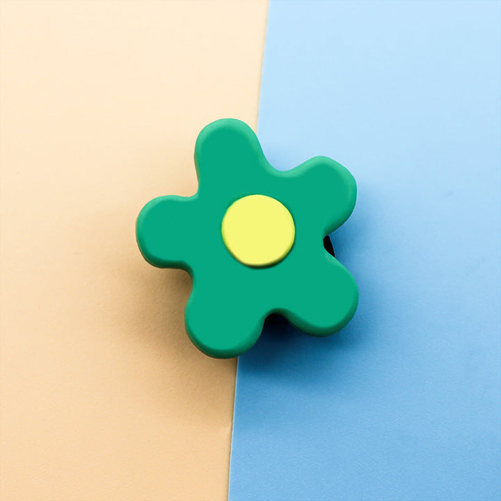 Women's creatively designed Magnet Kalsten