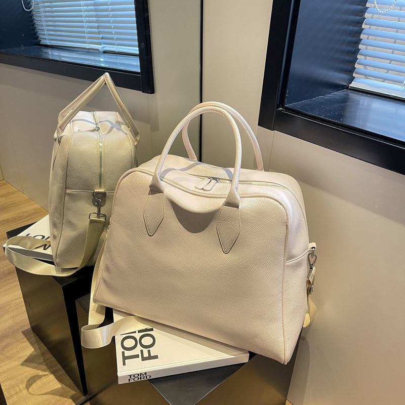 Stylish and Spacious Travel Bag with Versatile Carrying Options Kalsten