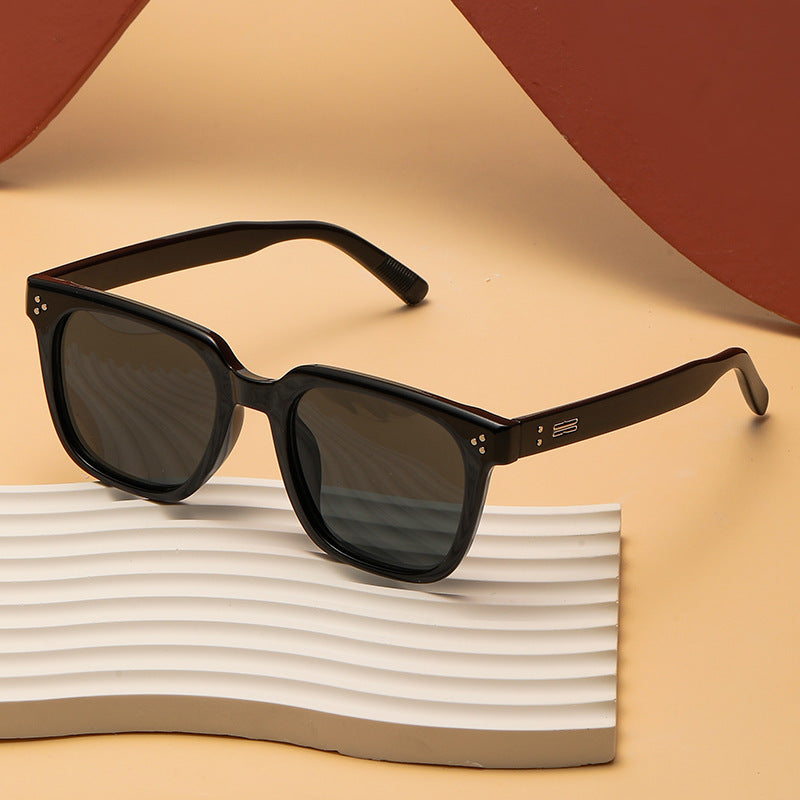 Women's sunglasses in modern square design with polarized lenses Kalsten