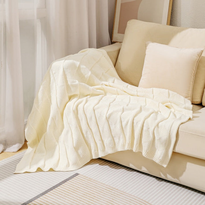 Women's decorative and cozy cuddle blanket Kalsten