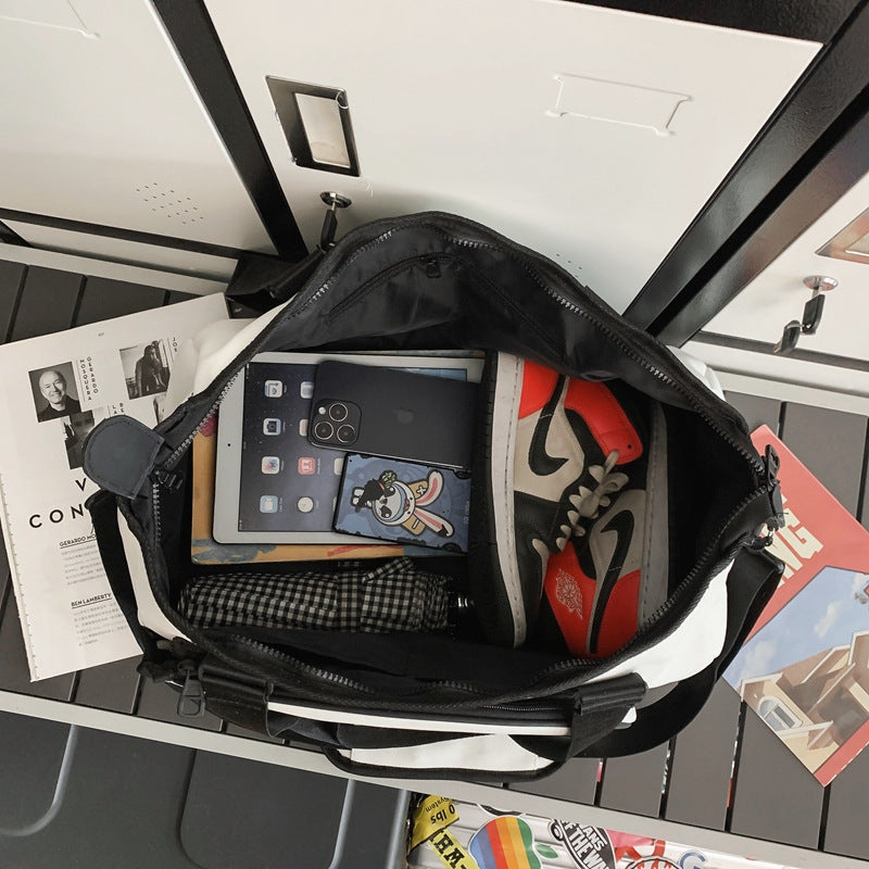 Practical sports and travel bag with ergonomic design Kalsten