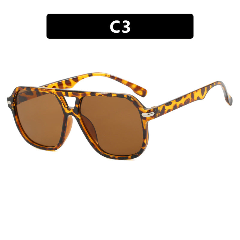 Women's fashionable sunglasses with protective UV filter and stylish lenses Kalsten