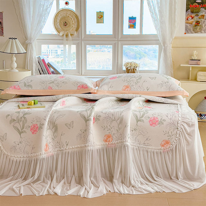 Women's elegant and decorative bedding throw set with cheerful floral pattern Kalsten