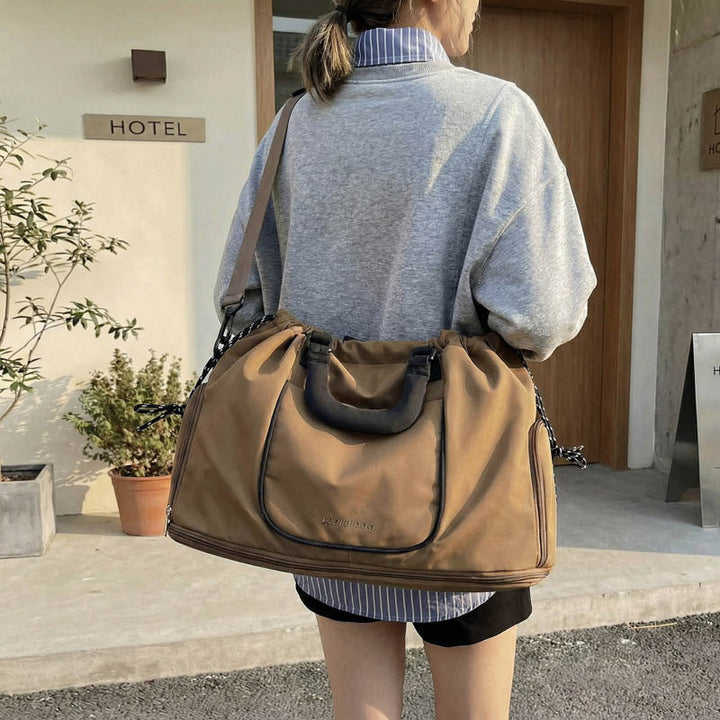 Sporty Carrying Bag with Innovative Cuff Design Kalsten