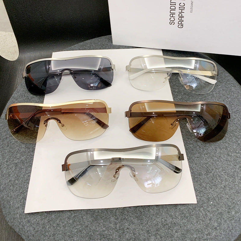 Women's sporty sunglasses in futuristic design with large field of view Kalsten