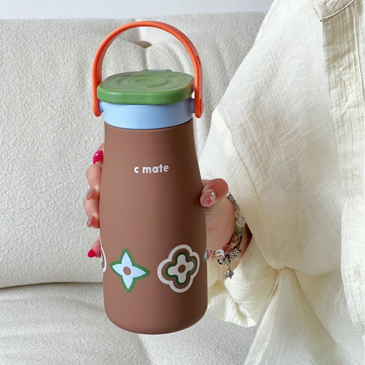 Women's ergonomic water bottle with practical carrying handle Kalsten