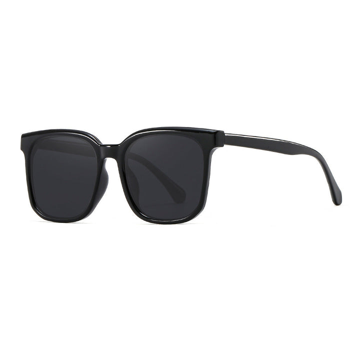 Women's sunglasses with a modern, square frame and UV protection Kalsten