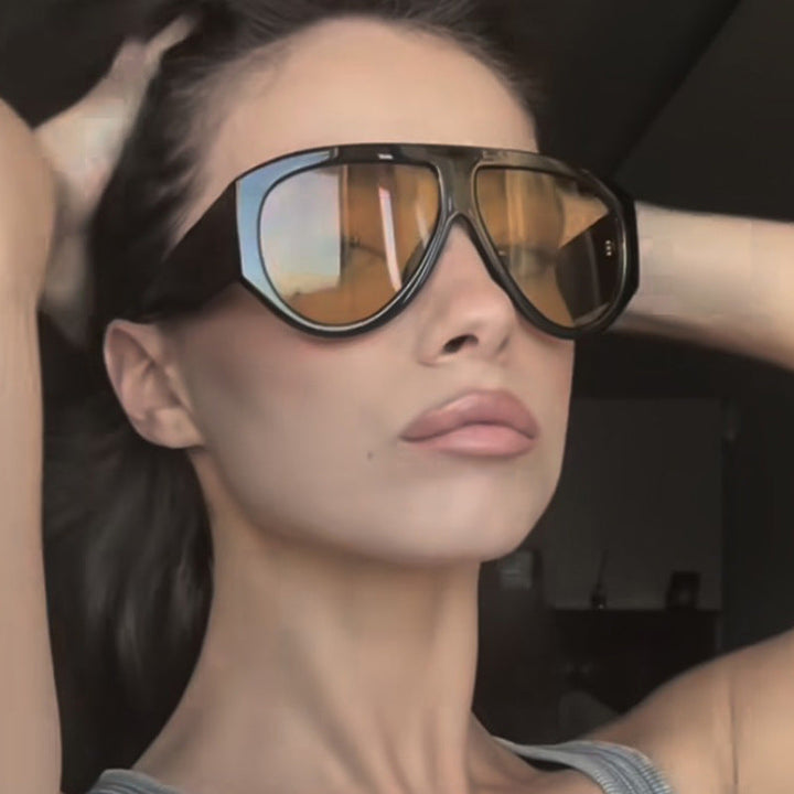 Ladies fashionable sunglasses in modern design with wide frame Kalsten