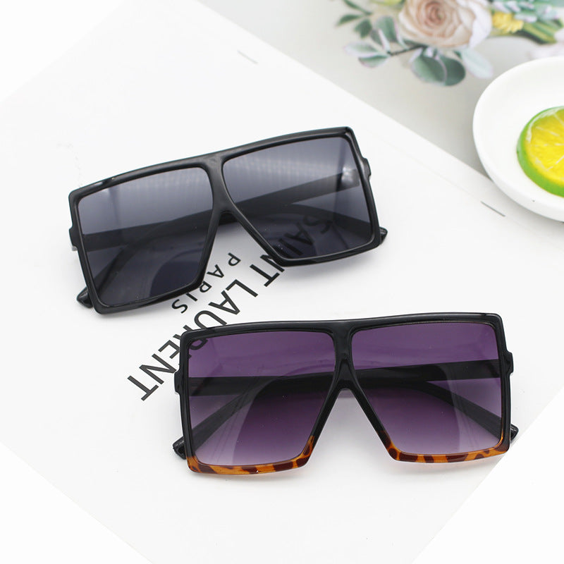 Women's Oversized Sunglasses in Fashionable Geometric Design Kalsten