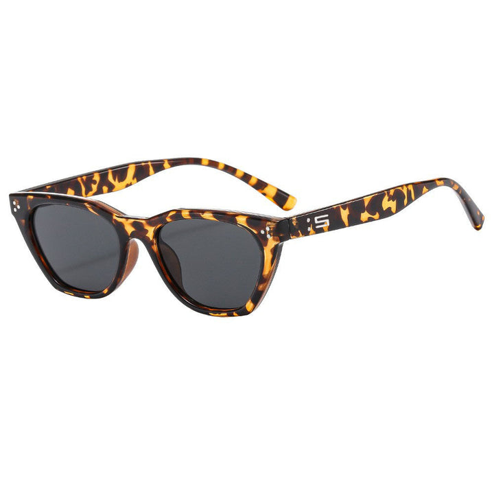 Women Retro-inspired Sunglasses with Distinctive Frame Kalsten