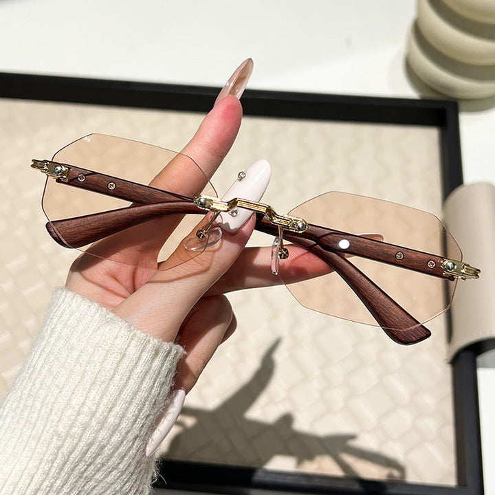Women's futuristic sunglasses with geometric frame and wood details Kalsten