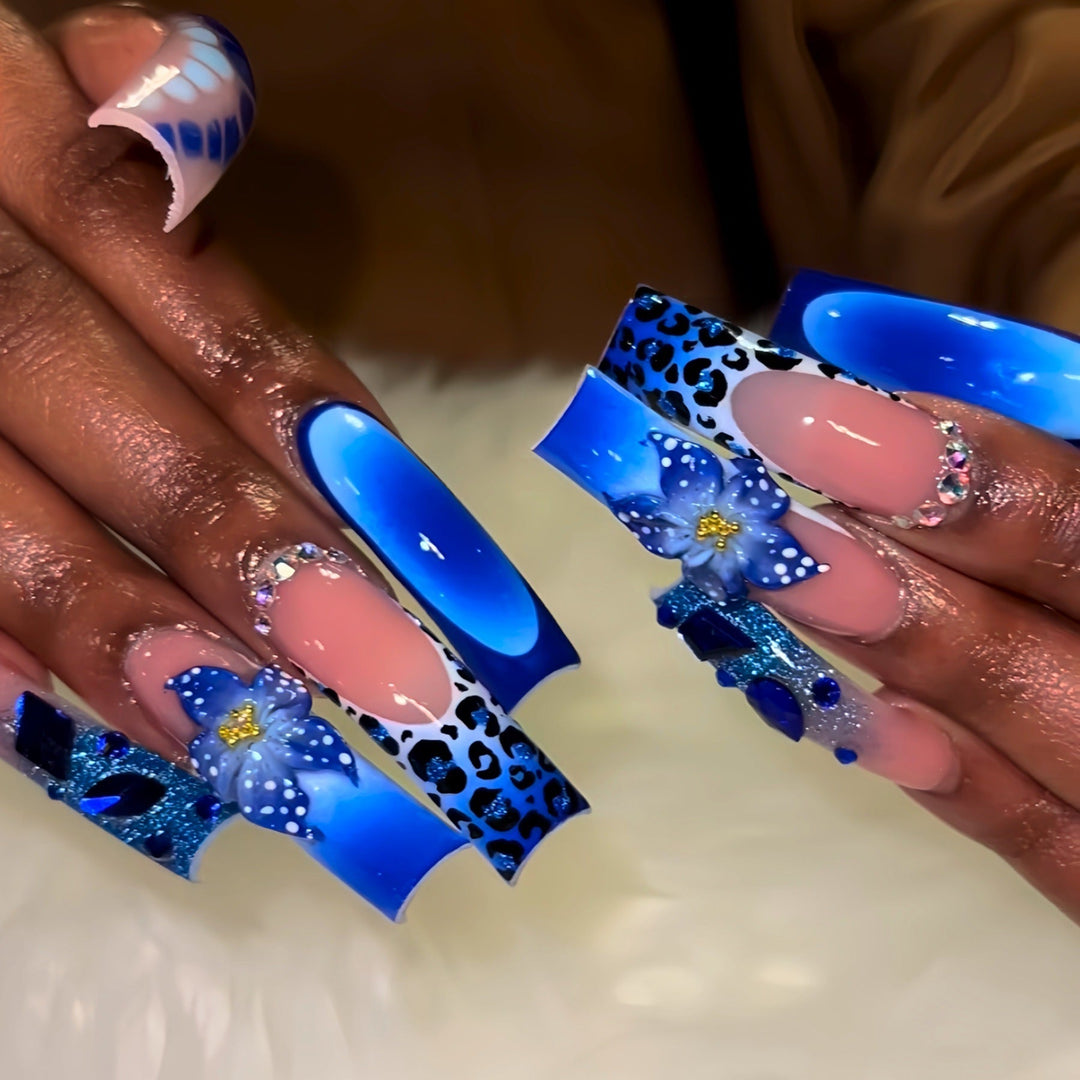 Artistic Long-Length Press-On Nail Art Kalsten