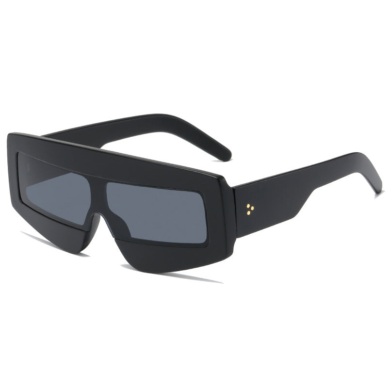 Women futuristic sunglasses in chunky design Kalsten