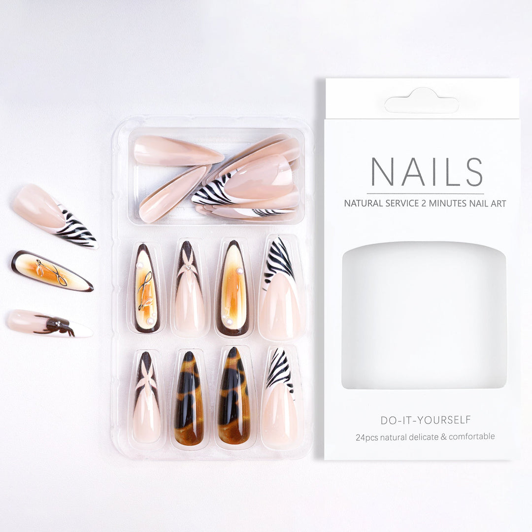 Artificial Nails in Elegant Natural Design Kalsten