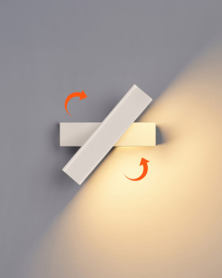 Kalsten | Rotatable wall lamp with Nordic wood grain