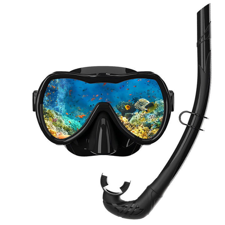 Diving mask with wide field of vision by Kalsten