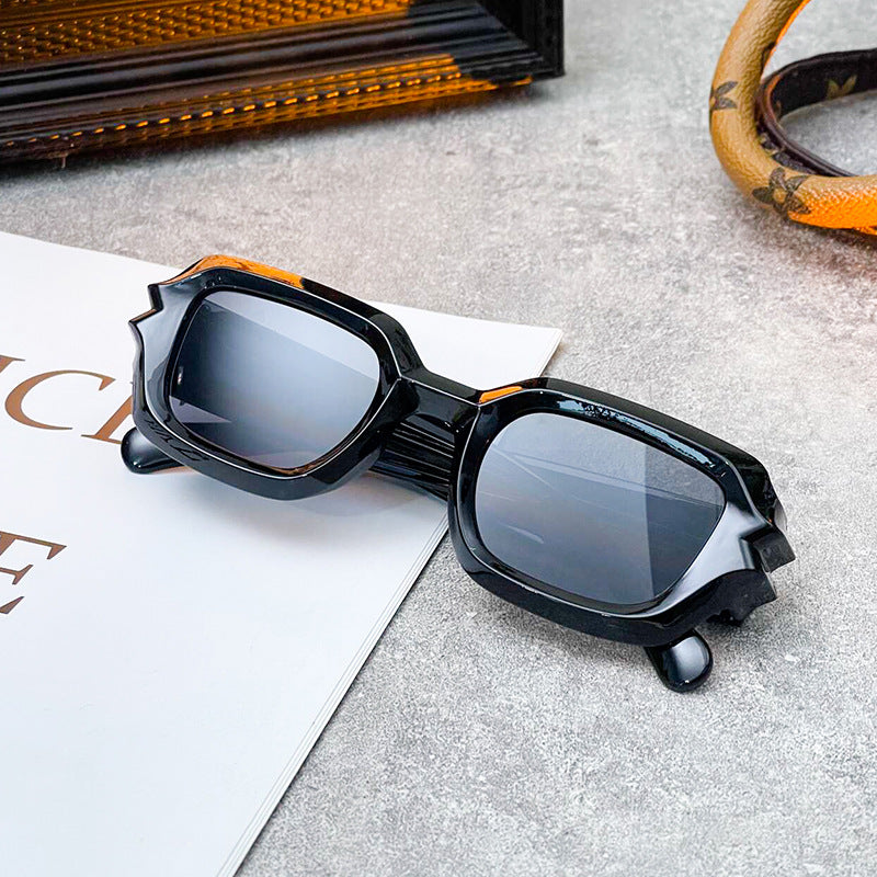 Women's fashionable sunglasses with striking frame Kalsten