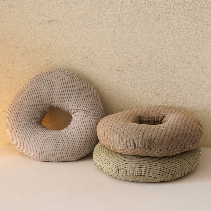 Comfortable donut pillow with ergonomic design Kalsten