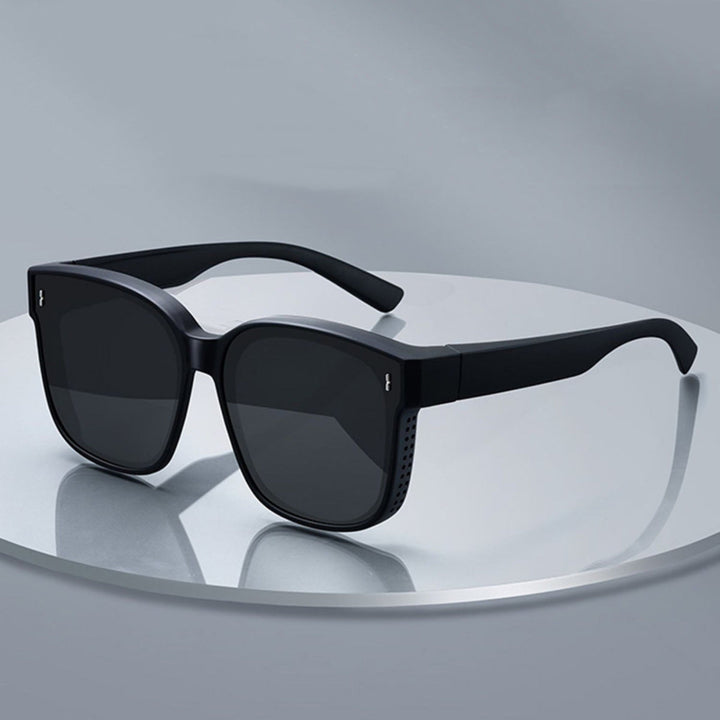 Ladies fashionable sunglasses in modern frame design Kalsten
