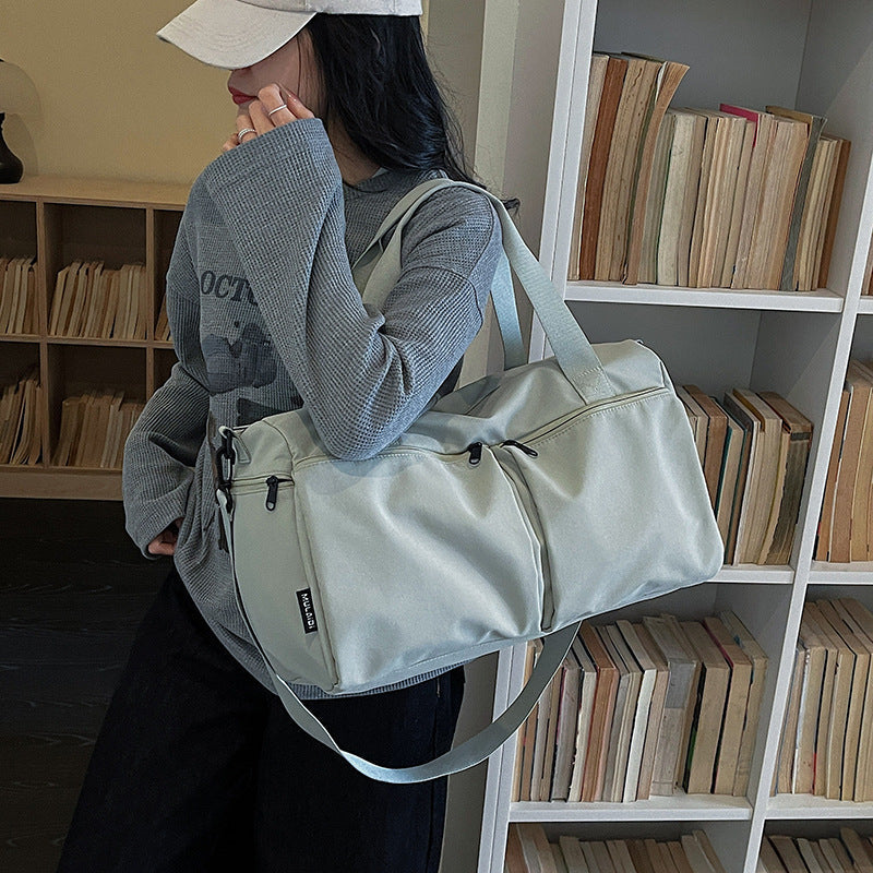 Sporty travel bag with expandable compartments Kalsten