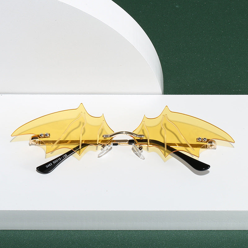 Women's designer sunglasses in exceptional bat style Kalsten
