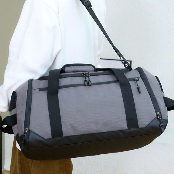 Spacious sports and travel bag with reinforced bottom Kalsten
