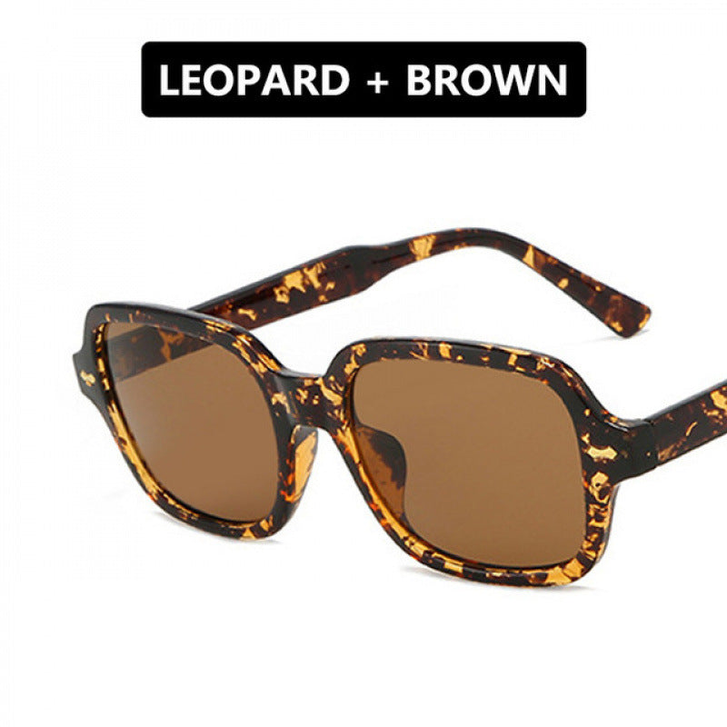 Ladies fashionable sunglasses with angular frame and yellow lenses Kalsten