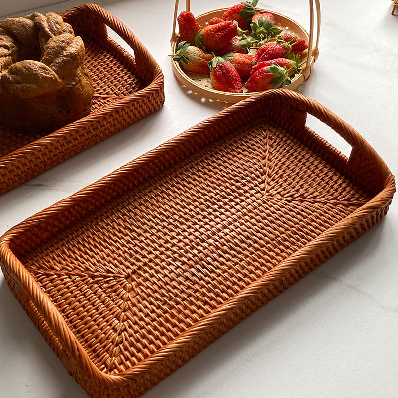 Women's rectangular serving platter made of natural rattan Kalsten