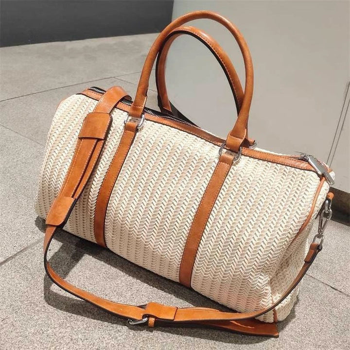 Spacious travel bag with practical carrying handles and adjustable shoulder strap Kalsten