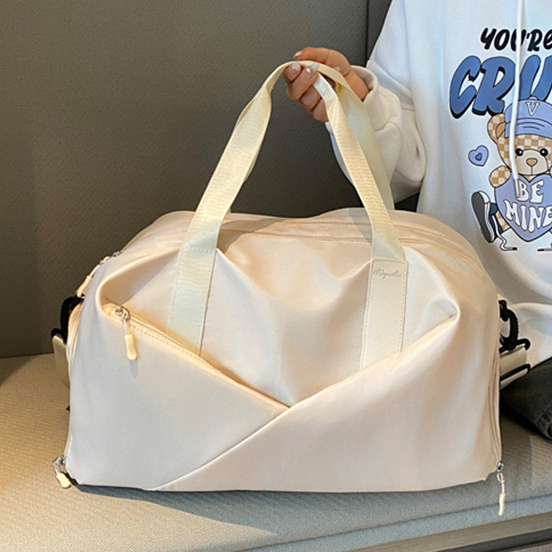Multifunctional sports and travel bag with ergonomic design Kalsten