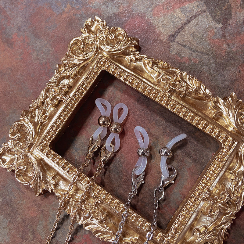 Elegant jewelry holder chain with red accents Kalsten