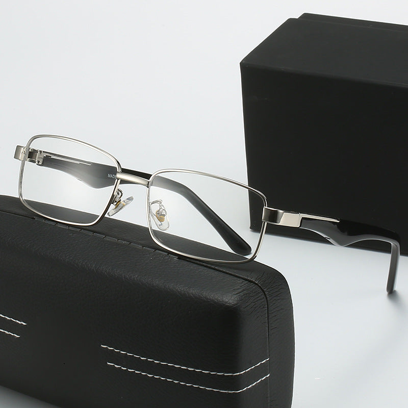Women's corrective glasses with elegant gold-colored frame and stylish design Kalsten
