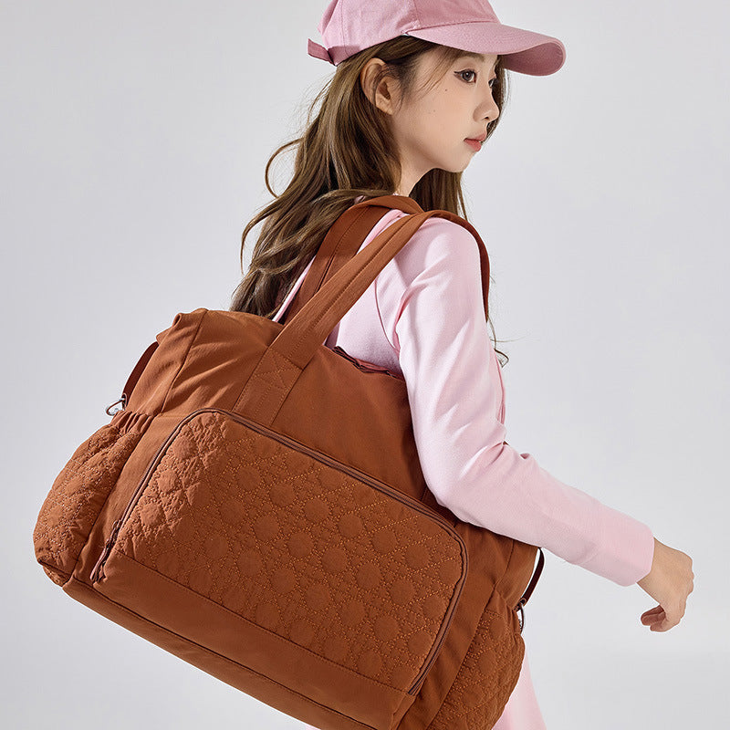 Sporty travel bag with innovative compartment design Kalsten