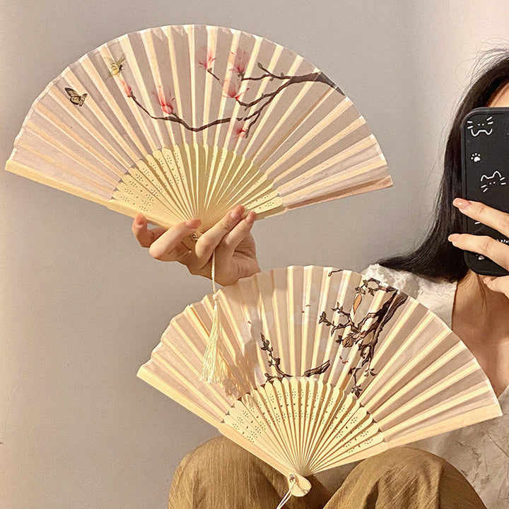 Handcrafted fan with elegant floral pattern Kalsten