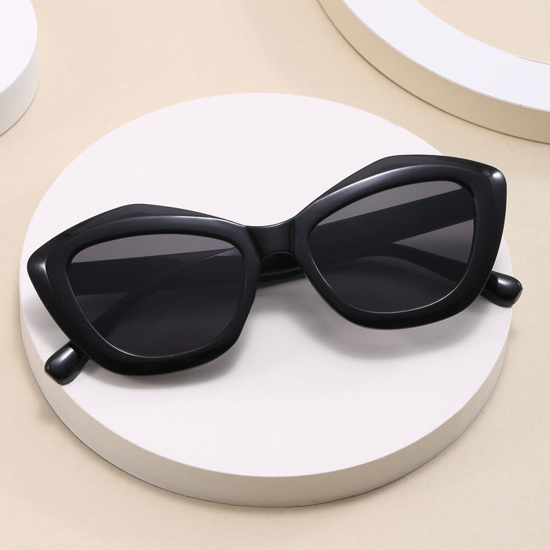 Ladies Cat-Eye Sunglasses with Stylish Leopard Pattern Kalsten
