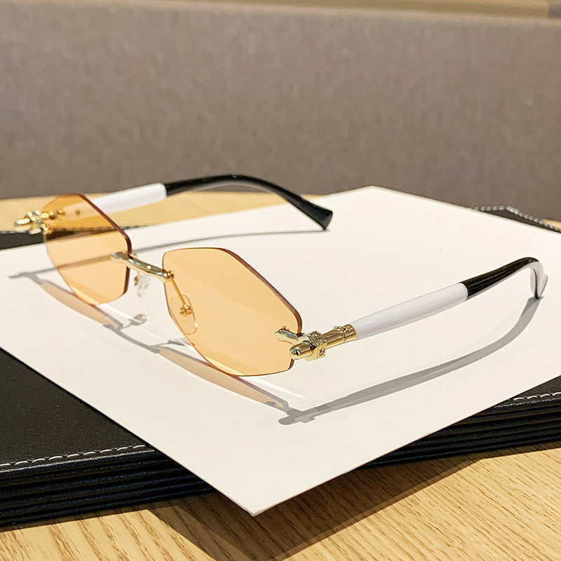 Women's futuristic sunglasses with oversized rectangular frame Kalsten