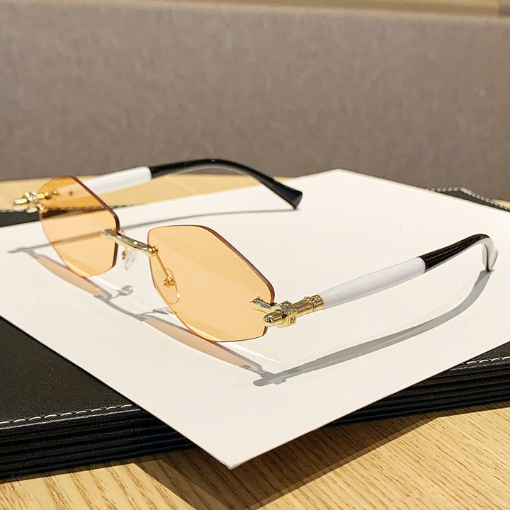 Women's futuristic sunglasses with oversized rectangular frame Kalsten