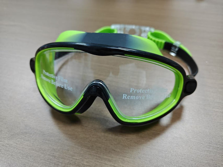 Swimming mask with wide field of vision and UV protection Kalsten