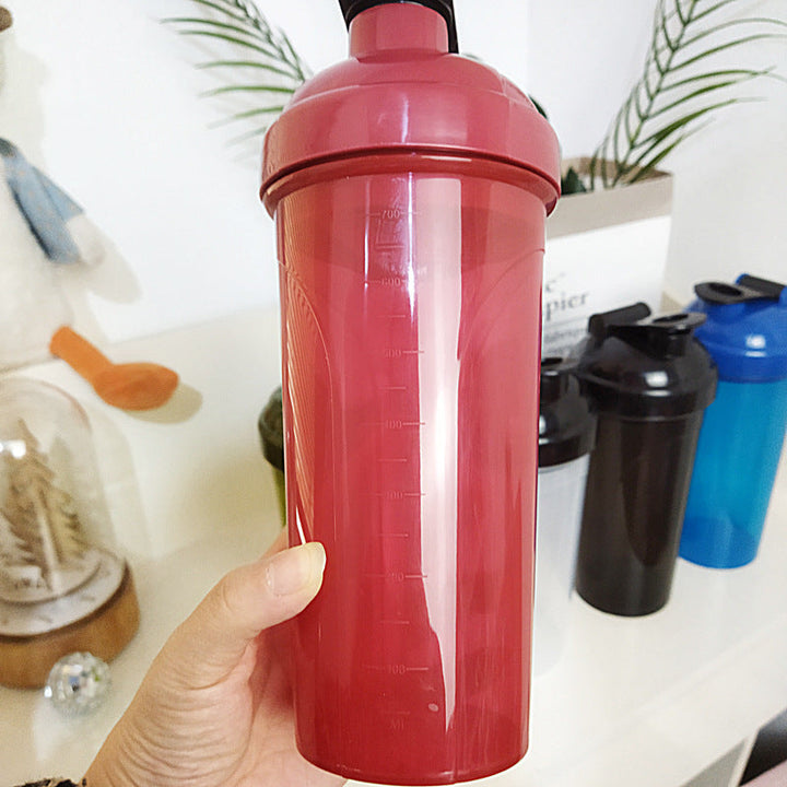Unisex Shaker bottle in a timeless design with practical pouring opening Kalsten