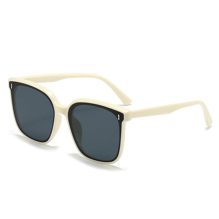 Women's fashion sunglasses with protective UV filter and elegant design Kalsten