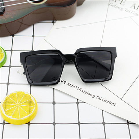Women's oversized sunglasses in trendy corner design Kalsten