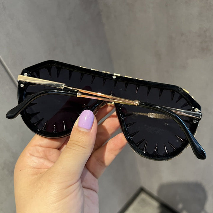 Ladies extravagantly designed cat-eye sunglasses with glitter accents Kalsten